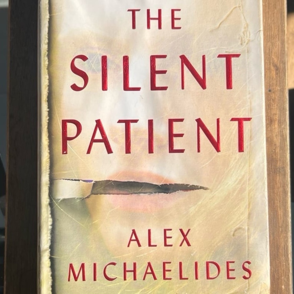 The Silent Patient by Alex Michaelides | Hardcover | Like New | 22nd Printing